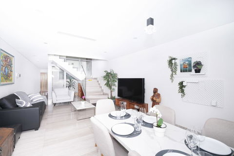 Luxury Villa Darlington - Vine - Accommodation Mermaid Beach 7