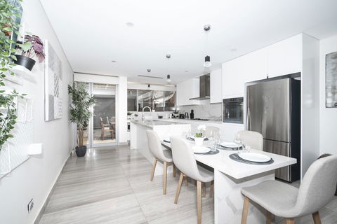 Luxury Villa Darlington - Vine - Accommodation Mermaid Beach 3