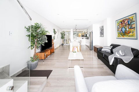 Luxury Villa Darlington - Vine - Accommodation Mermaid Beach 1