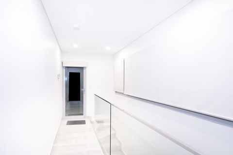 Luxury Villa Darlington - Vine - Accommodation Mermaid Beach 13