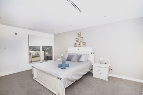 Luxury Villa Darlington - Vine - Accommodation Mermaid Beach 23