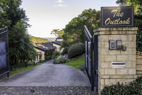 The Outlook Cabana - Accommodation Mermaid Beach 22