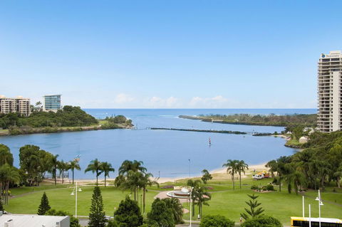 Tweed Ultima Apartments - Accommodation Mermaid Beach 3