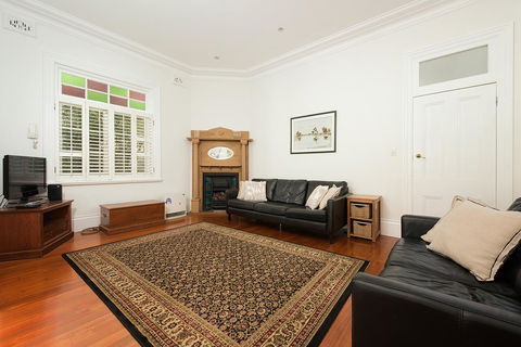 Coogee Family Home CO19 - Accommodation Mermaid Beach 2