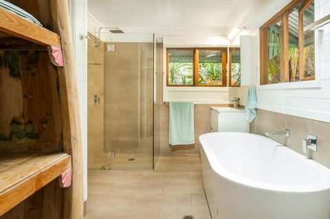 Sanctuary In The Pocket - Accommodation Mermaid Beach 43