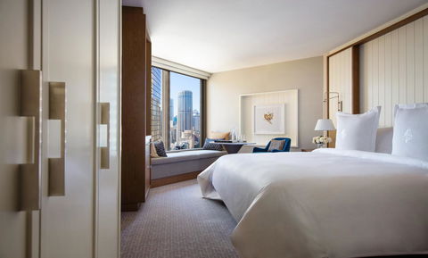Four Seasons Hotel Sydney - Accommodation Mermaid Beach 9