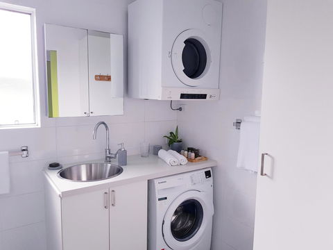 BookerBay Retreat! - Accommodation Mermaid Beach 9