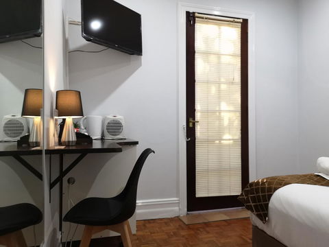 Newtown Cozy Stays - Accommodation Mermaid Beach 35