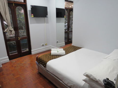 Newtown Cozy Stays - Accommodation Mermaid Beach 4