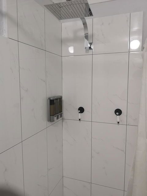 Newtown Cozy Stays - Accommodation Mermaid Beach 6