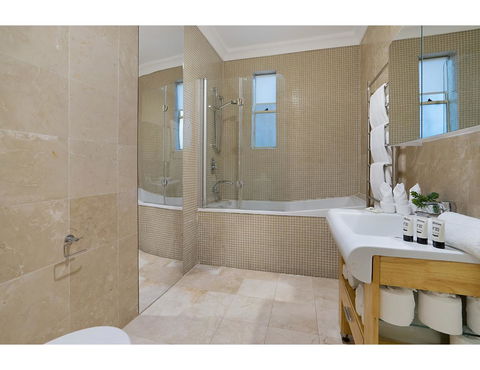 Huge Garden Apartment In The Heart Of Bondi Beach - Accommodation Mermaid Beach 23