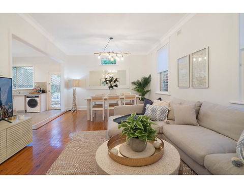 Huge Garden Apartment In The Heart Of Bondi Beach - Accommodation Mermaid Beach 6
