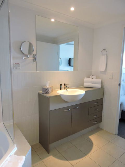 BASE Holidays - Ettalong Beach Premium Apartments - Accommodation Mermaid Beach 20