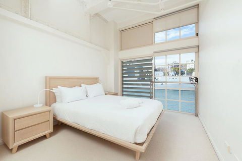 Waterfront Apartment On Sydney Harbour - Accommodation Mermaid Beach 0