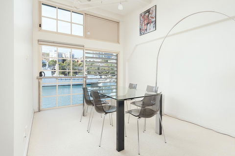 Waterfront Apartment On Sydney Harbour - Accommodation Mermaid Beach 2