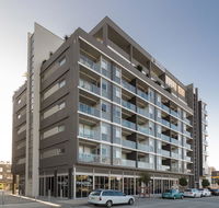 Honeysuckle Executive Apartments - Accommodation Mermaid Beach