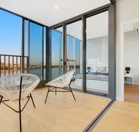 Brand New 3 Bedrooms Apt with Waterfront View - Accommodation Mermaid Beach