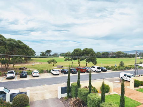 Seachange 3 - Accommodation Mermaid Beach 1