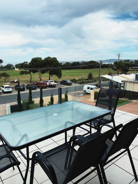 Seachange 3 - Accommodation Mermaid Beach 7