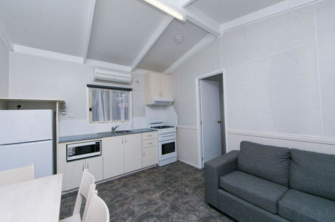 Crestview Tourist Park - Accommodation Mermaid Beach 13