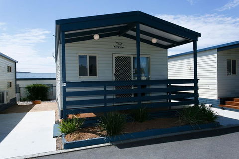 Crestview Tourist Park - Accommodation Mermaid Beach 5