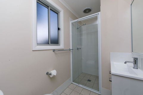Crestview Tourist Park - Accommodation Mermaid Beach 18