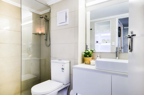 Alpine Gables - Accommodation Mermaid Beach 22