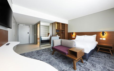 Holiday Inn Express Newcastle, An IHG Hotel - Accommodation Mermaid Beach 11