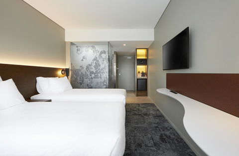 Holiday Inn Express Newcastle, An IHG Hotel - Accommodation Mermaid Beach 20