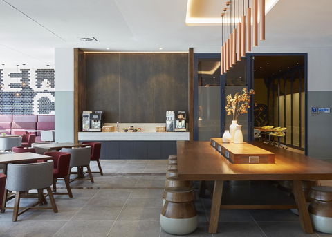 Holiday Inn Express Newcastle, An IHG Hotel - Accommodation Mermaid Beach 6