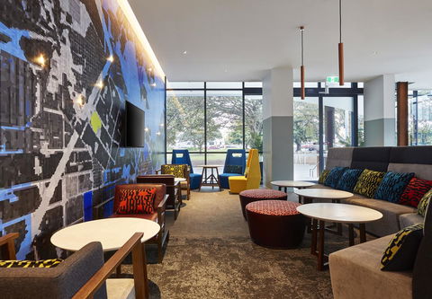 Holiday Inn Express Newcastle, An IHG Hotel - Accommodation Mermaid Beach 4