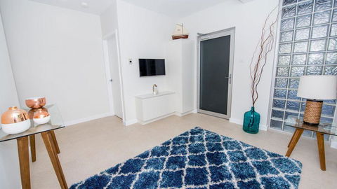 SUNSET@CORLETTE - Accommodation Mermaid Beach 15