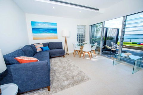 SUNSET@CORLETTE - Accommodation Mermaid Beach 4