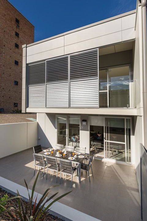 Hamilton Executive Apartments - Accommodation Mermaid Beach 2