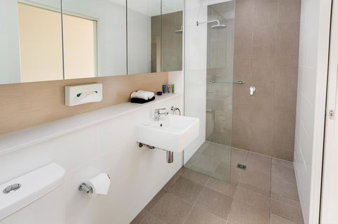 Hamilton Executive Apartments - Accommodation Mermaid Beach 38
