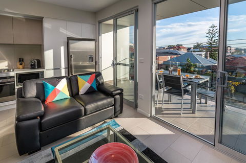 Hamilton Executive Apartments - Accommodation Mermaid Beach 8