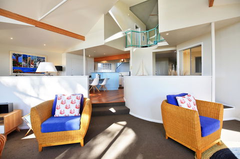 Seaglass - Stunning Views Of Jervis Bay - Accommodation Mermaid Beach 1