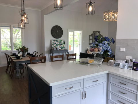 Chanticleer Gardens Barn Cottage With A Pool - Accommodation Mermaid Beach 27