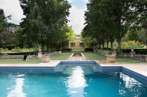 Chanticleer Gardens Barn Cottage With A Pool - Accommodation Mermaid Beach 15