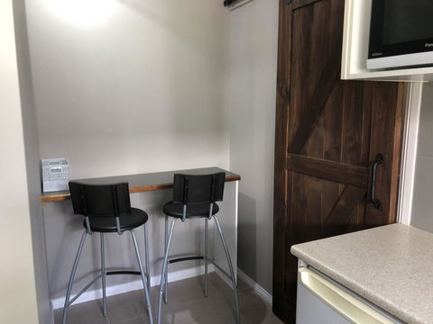 Chanticleer Gardens Barn Cottage With A Pool - Accommodation Mermaid Beach 23