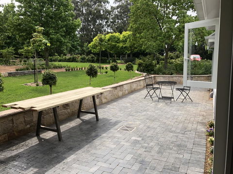 Chanticleer Gardens Barn Cottage With A Pool - Accommodation Mermaid Beach 26