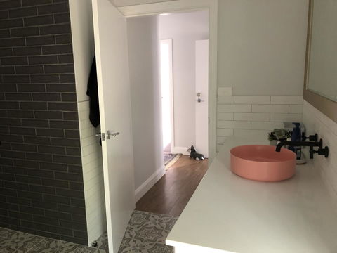 Chanticleer Gardens Barn Cottage With A Pool - Accommodation Mermaid Beach 34