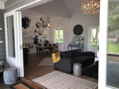 Chanticleer Gardens Barn Cottage With A Pool - Accommodation Mermaid Beach 28