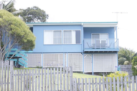 Clareview, 8 Korogora Street - Accommodation Mermaid Beach 4