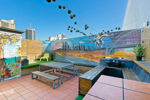 Mad Monkey Downtown - Accommodation Mermaid Beach 6