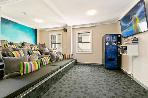 Mad Monkey Downtown - Accommodation Mermaid Beach 8