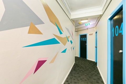 Mad Monkey Downtown - Accommodation Mermaid Beach 5