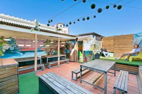 Mad Monkey Downtown - Accommodation Mermaid Beach 11