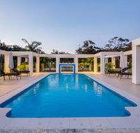 One Mile Mansion - Private Coastal Retreat FREE FAMILY ADVENTURE PASS - Accommodation Mermaid Beach