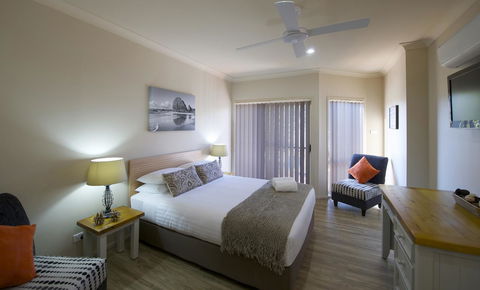 Marty's @ Little Beach - Accommodation Mermaid Beach 25